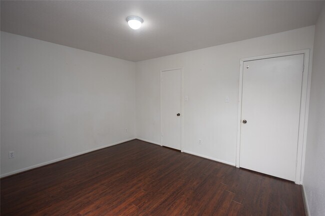 Building Photo - 8100 Cambridge St