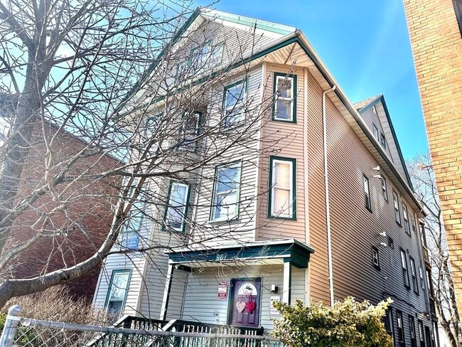 Building Photo - 962 Blue Hill Ave