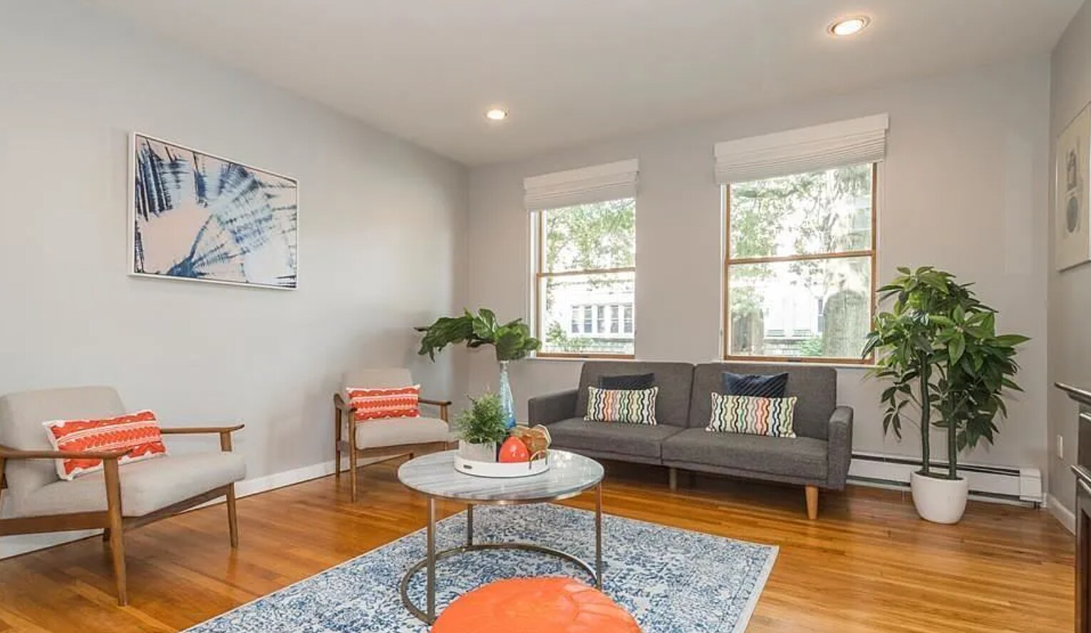 Building Photo - 327 Saint Paul St