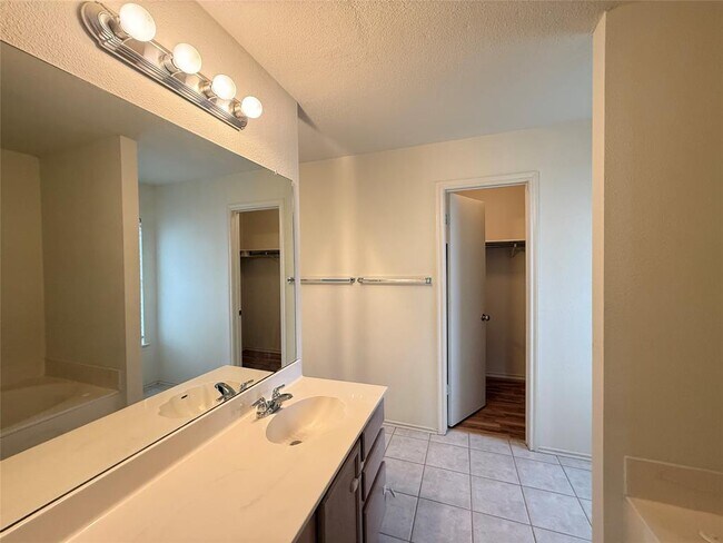 Building Photo - 12940 Dionysus Dr