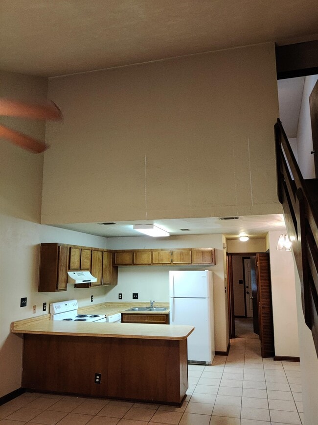 Building Photo - 1105 Ocala Rd