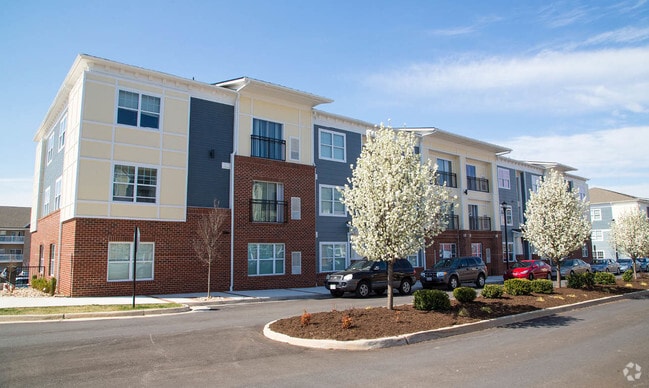 Building Photo - The Flats at Cornerstone (Student Housing)