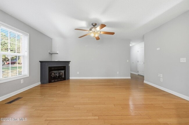 Building Photo - 14 Juniper Ln