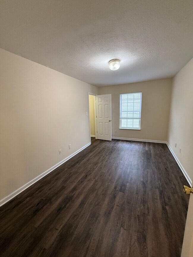 Building Photo - COMING SOON!!!!  Updated 4 Bedroom 2.5 Bath house in convenient West Knoxville location