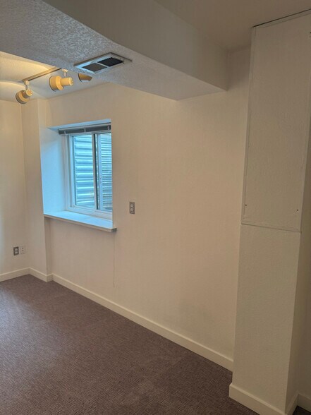 Building Photo - 18806 E Saratoga Cir
