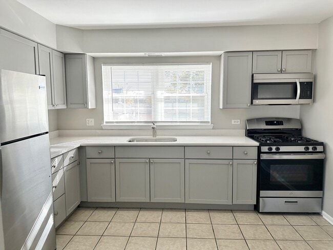 Building Photo - 9203 Monroe Ave