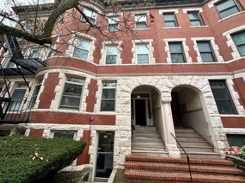 Building Photo - 199 Winthrop Rd
