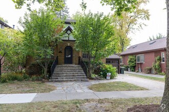 Building Photo - Elegant and timeless home Arlington Hts. P...