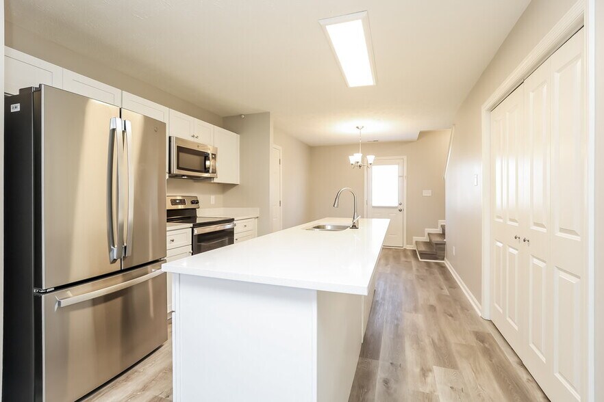 Building Photo - 5068 Tabitha St