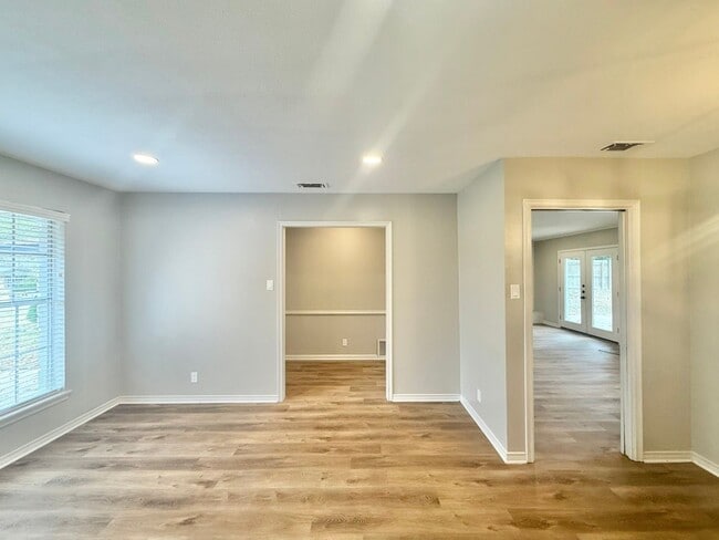 Building Photo - Tour today! Stunning 4-bedroom, 2-bath beauty!