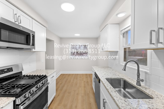 Building Photo - 7515 Trafalgar St