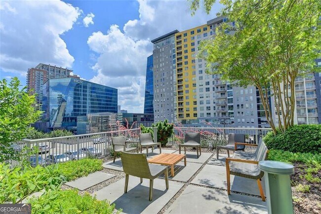 Building Photo - 44 Peachtree Pl NE