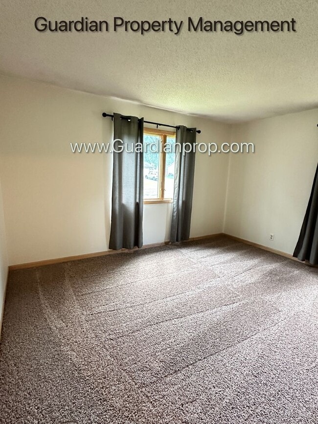 Building Photo - South West Bloomington Single Family Home,...