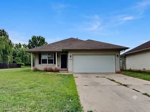 Building Photo - 730 N Elder Ave