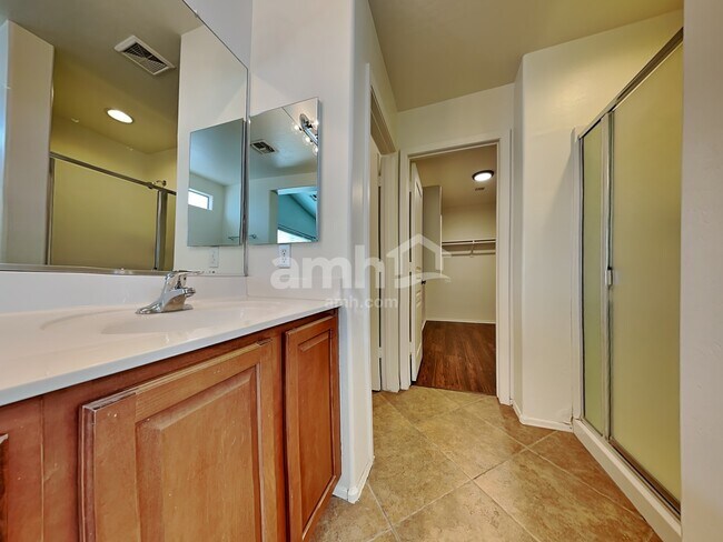 Building Photo - 1811 W Desert Canyon Dr