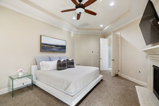 Building Photo - 21603 Christopher Lake Ct