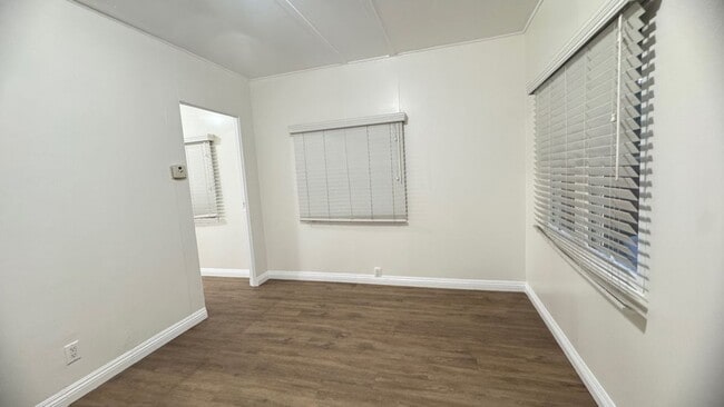 Building Photo - 1016 Brent Ave