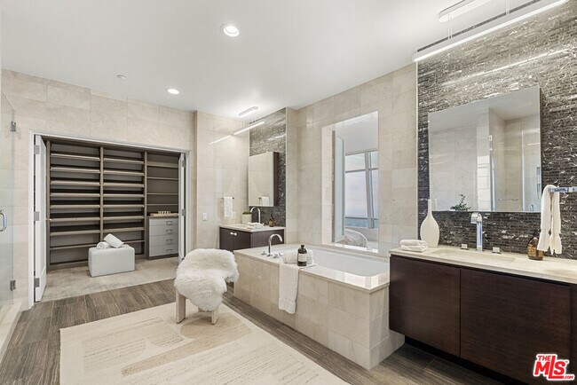 Building Photo - 900 W Olympic Blvd