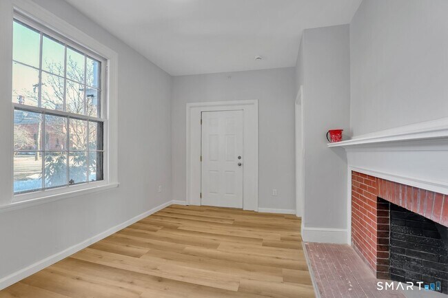 Building Photo - 192 Hartford Rd