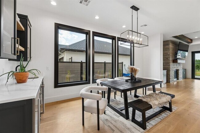 Building Photo - 2109 Wiregrass Dr