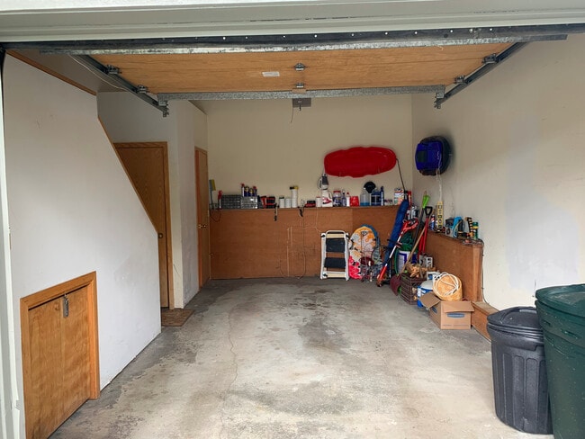 Building Photo - 63 Guyot Ln