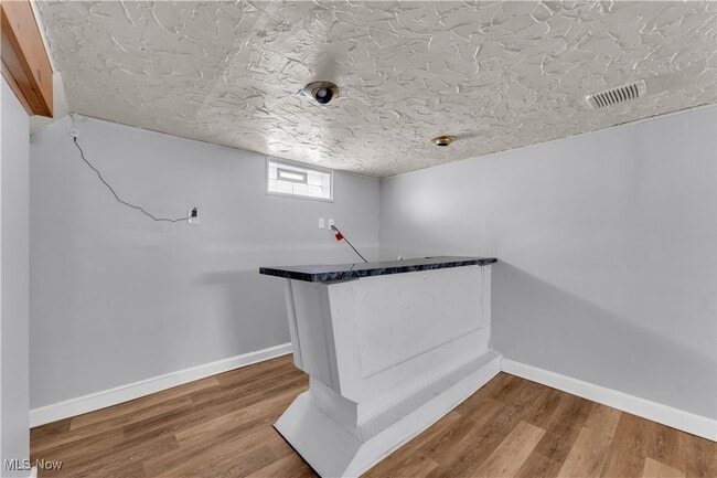 Building Photo - 15604 Benhoff Dr