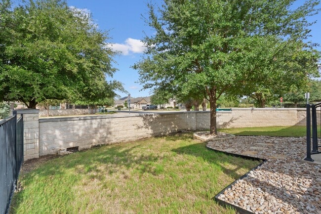 Building Photo - 215 Paint Creek Ln