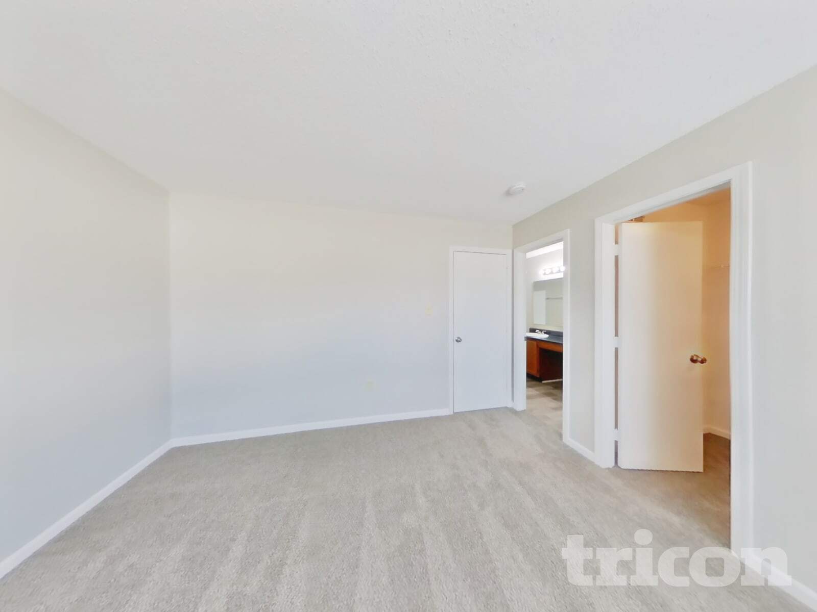 Building Photo - 473 Overland Dr