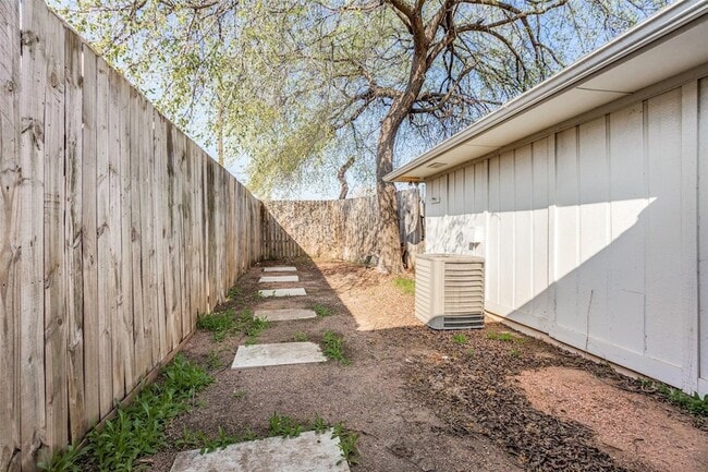 Building Photo - 12333 Ferris Creek Ln
