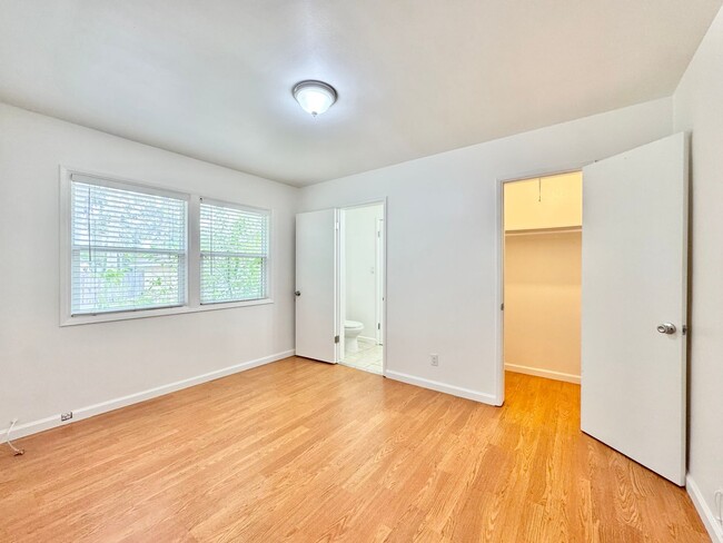 Building Photo - Beautiful 3Bd/1.5Ba Available In Santa Ana