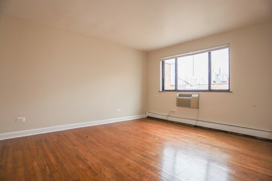 Building Photo - 5859 N Winthrop Ave