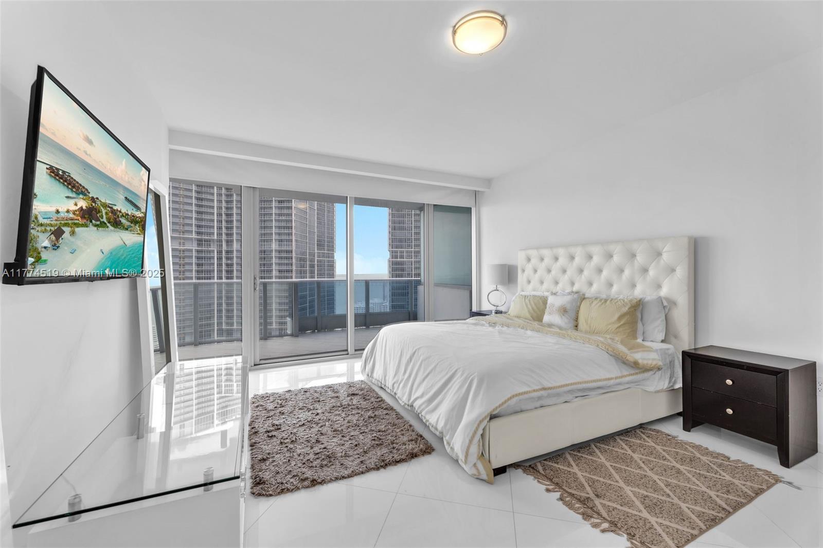 Building Photo - 200 Biscayne Blvd