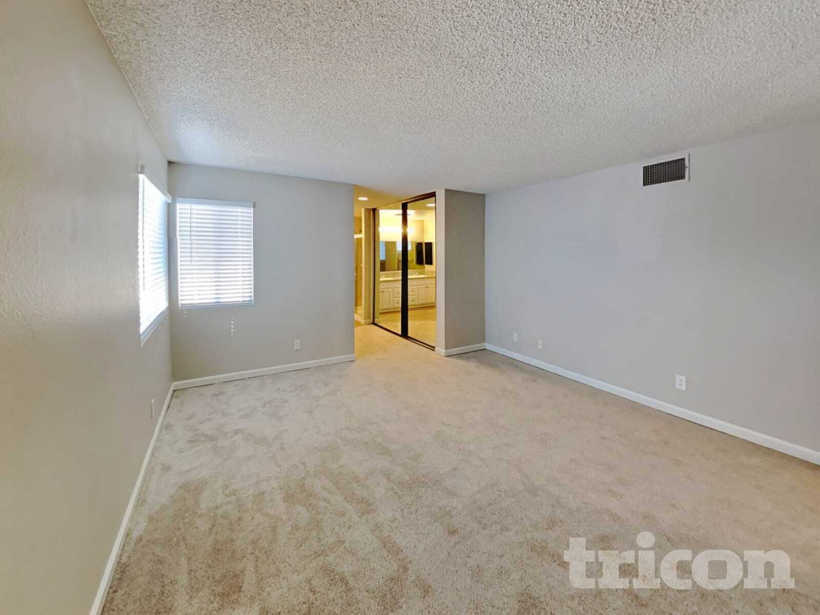 Building Photo - 3143 Regal Oak Dr