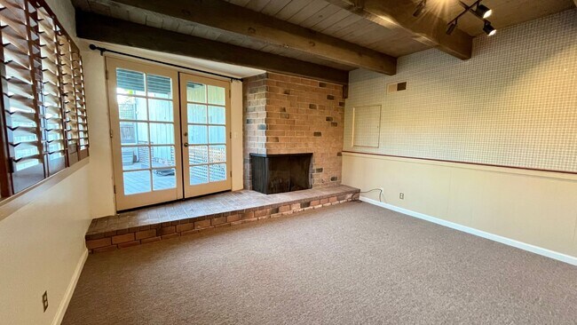 Building Photo - "The Rock" - 6 Bedroom House by Cal Poly