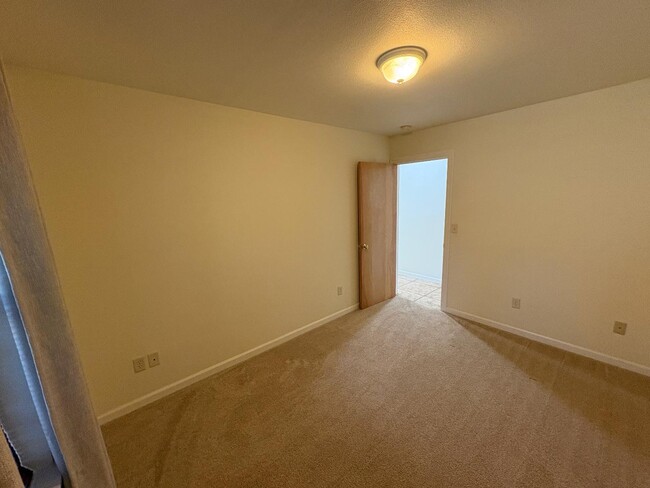 Building Photo - 31 Town Reservoir Rd