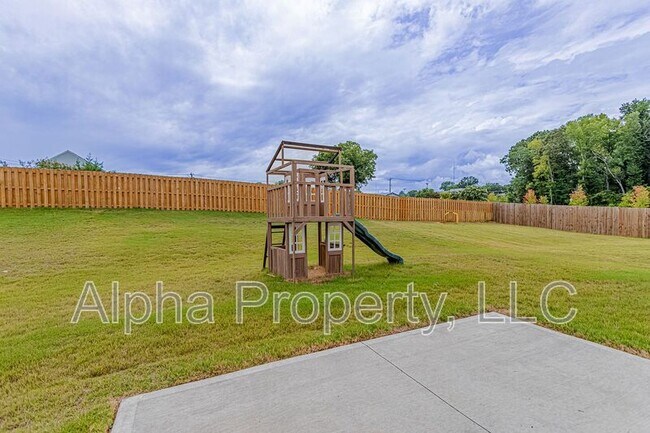 Building Photo - 818 Purcell Dr