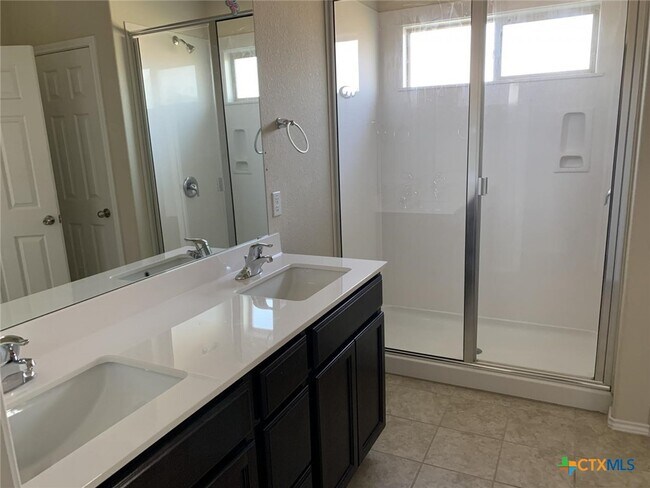 Building Photo - 1218 Iron Glen Dr