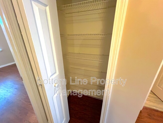 Building Photo - 13656 Meade Glen Ct