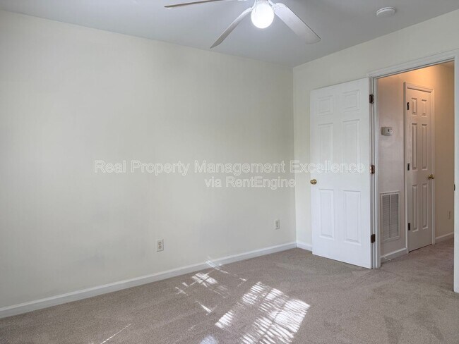 Building Photo - 12 Red Ln
