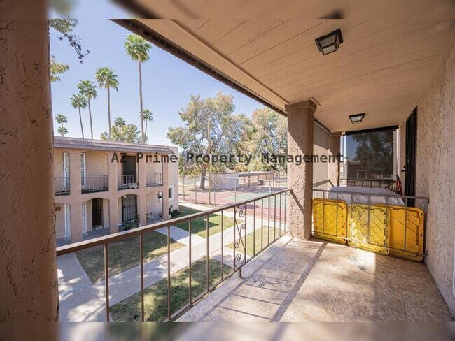 Building Photo - 7126 N 19th Ave