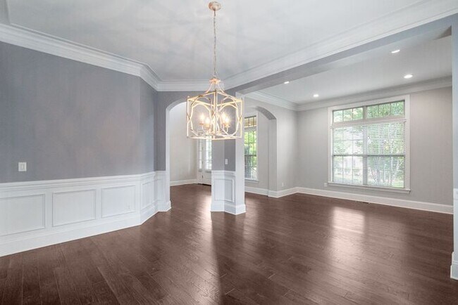 Building Photo - Stunning All-Brick Home in BridgeMill Community!