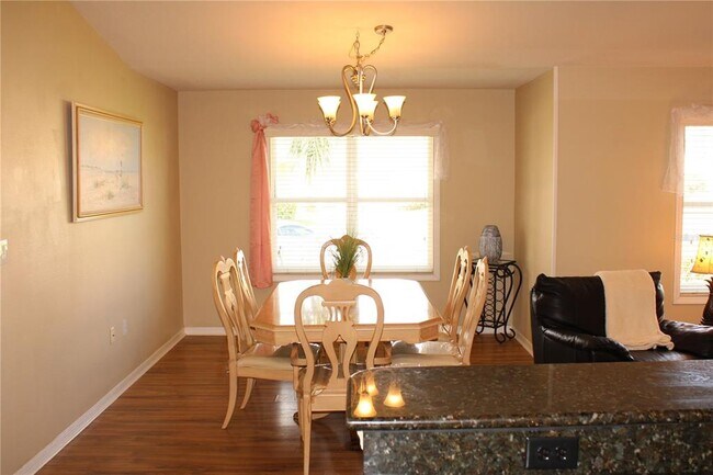 Building Photo - 3115 Live Oak Ln