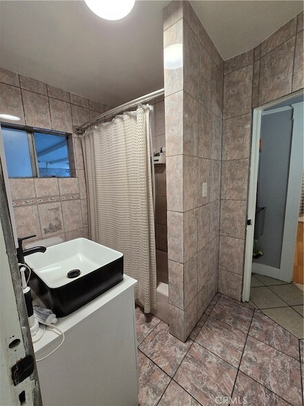 Building Photo - 1405 Simmons Ave