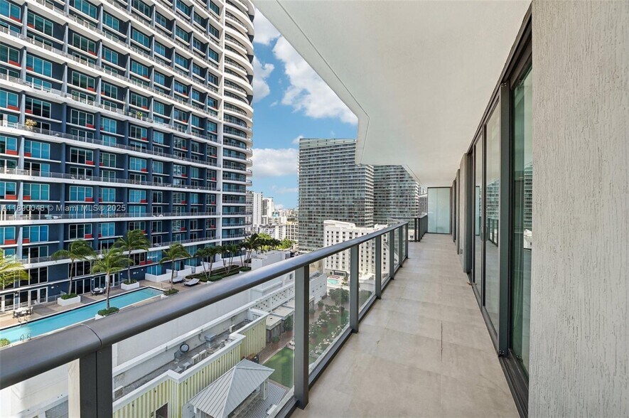 Building Photo - 1300 S Miami Ave