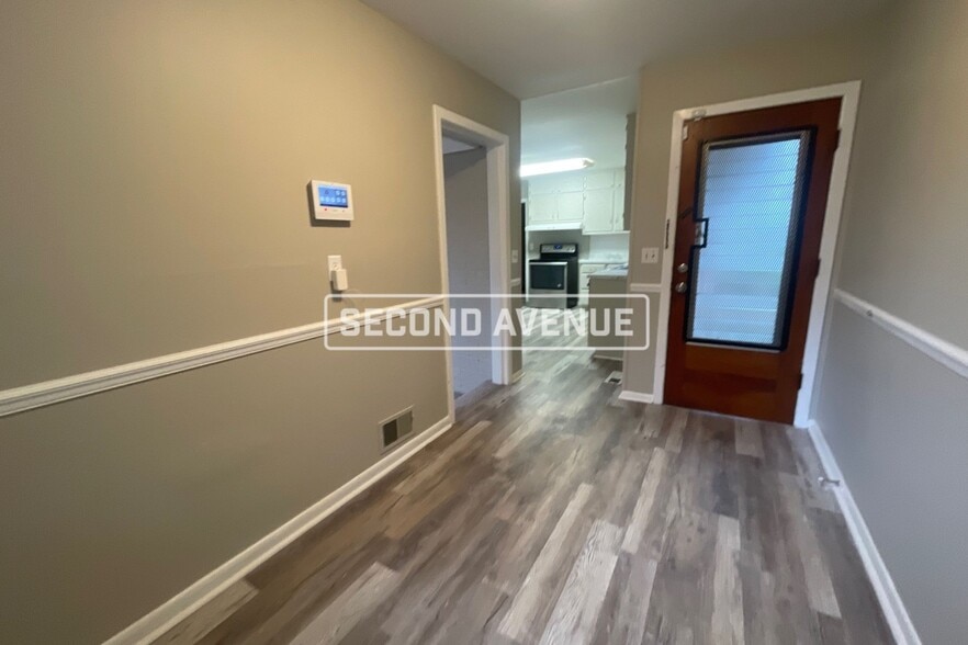 Building Photo - 1029 Hyacinth Dr