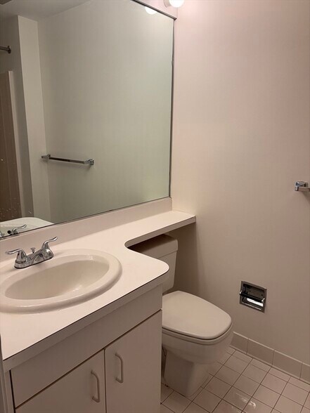 Building Photo - 31 Henry St