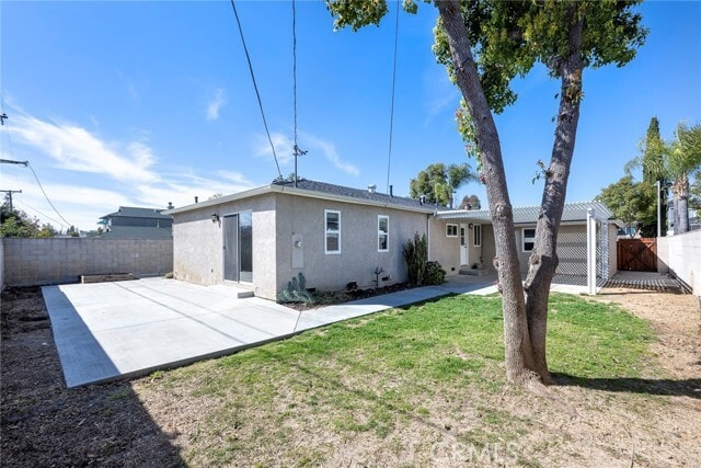 Building Photo - 620 Pepperwood Dr