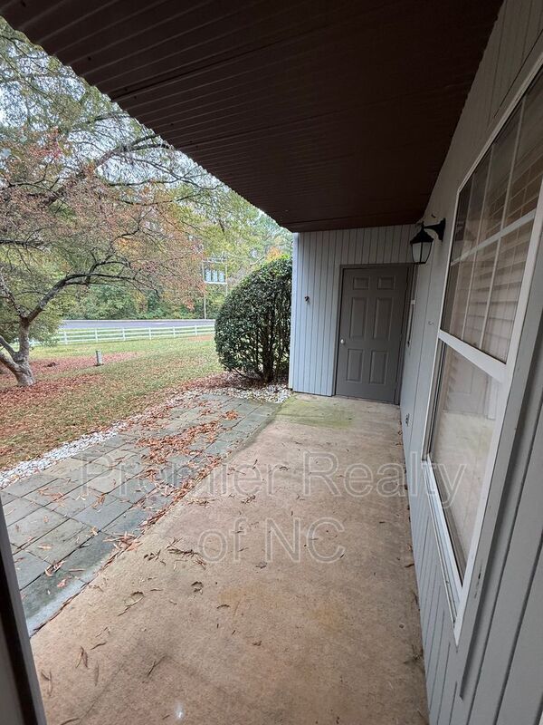 Building Photo - 4021 Whirlaway Ct