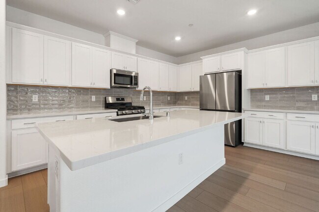 Building Photo - BRAND NEW BUILD 3000SQFT HOUSE FOR RENT