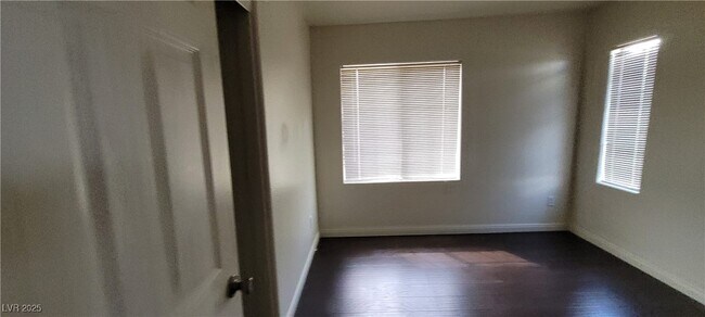 Building Photo - 8198 Rock Meadows Dr